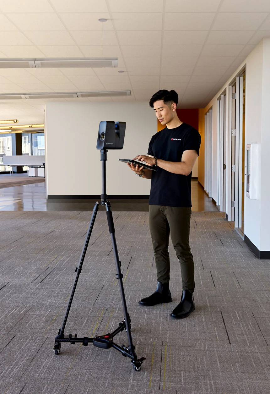 man-3d-scanning-room BaliScan360 - Builders